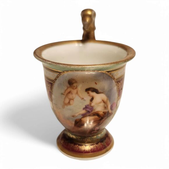 Antique Royal Vienna Cherub Angel Demitasse Cup – Gold Gilt, Burgundy & Green - Picture 2 of 12